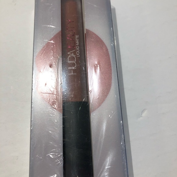 ⚡️5/$25 HUDA beauty Bombshell liquid Matte new - Picture 6 of 6